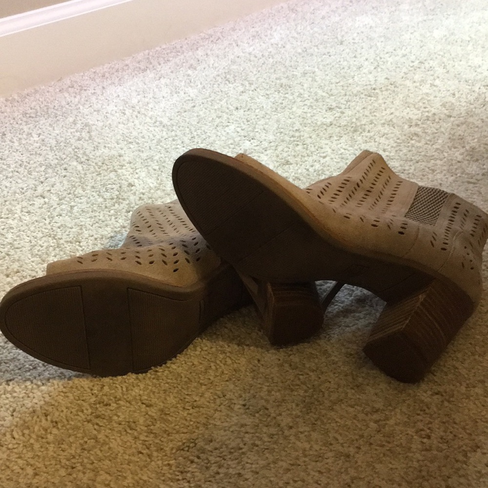 Open-Toed Booties - Picture 4 of 5